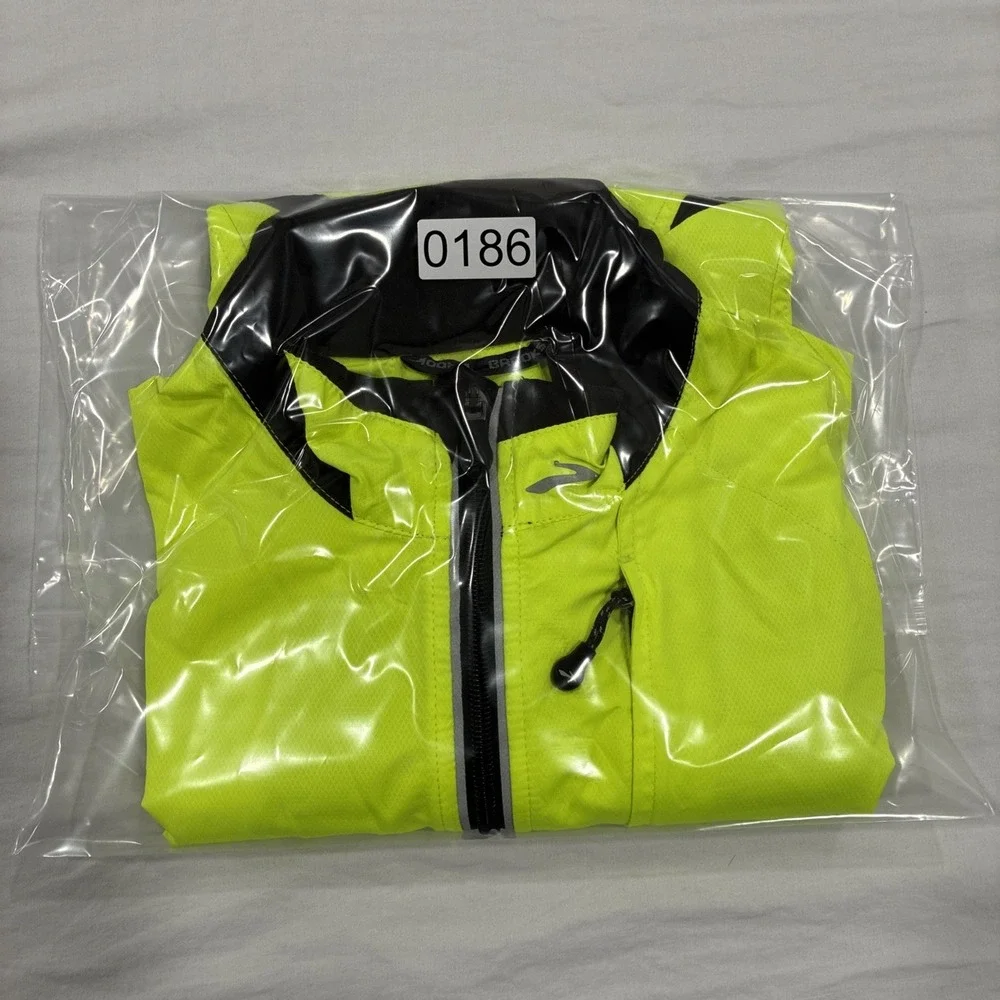 Brooks Shelter Technology‎ Running Vest Women's M High Visibility Neon Yellow